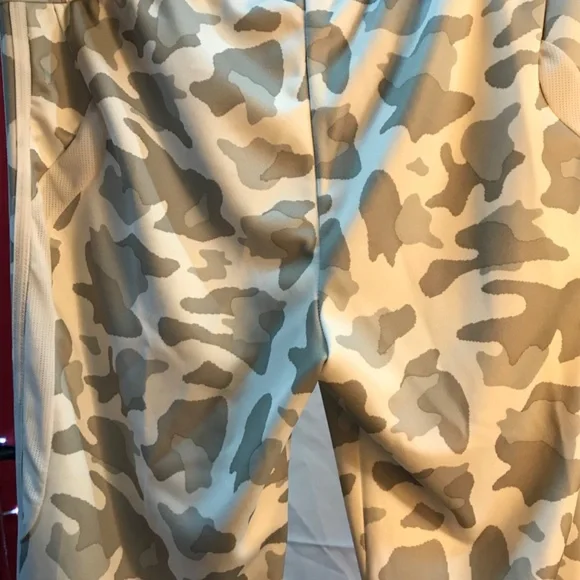 Adidas camo pants - Picture 3 of 4